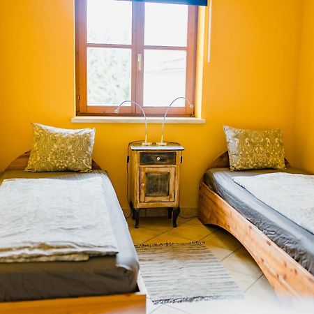Tauglerei Appartement Enzian In Den Zauberbergen Sankt Koloman Eksteriør billede